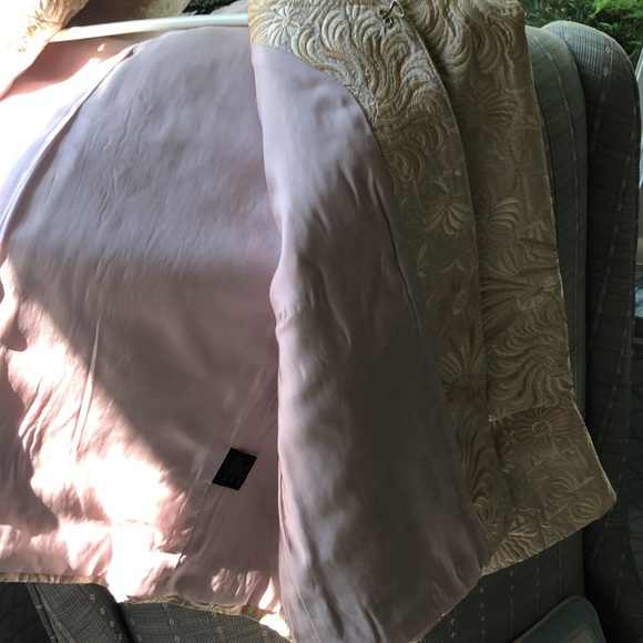 Brocade floral pattern jacket. - Picture 6 of 7